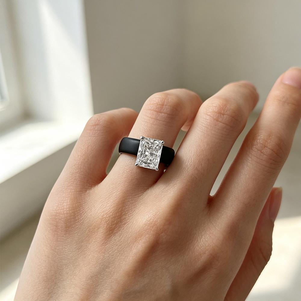 Trendiger übergroßer quadratischer matt-schwarzer Silikonring mit Zirkonia-Einlage, flexibler breiter Gummi-Sport-Ehering, lässiger täglicher Schmuck für Damen