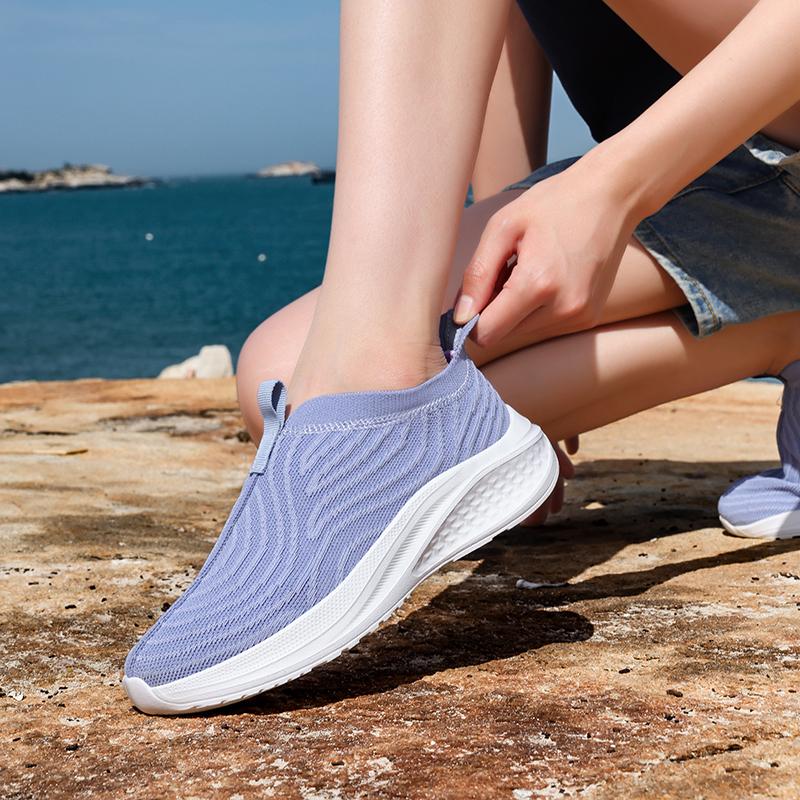 Summer New Breathable Mesh Shoes Outdoor Non-slip Walking Shoes Comfortable Men Sneakers Loafers Slip On Knitted Casual Women