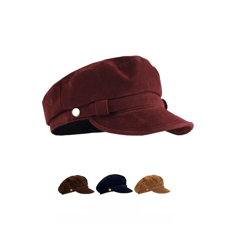 Berretto da donna in camoscio color verde smeraldo per l'autunno e l'inverno