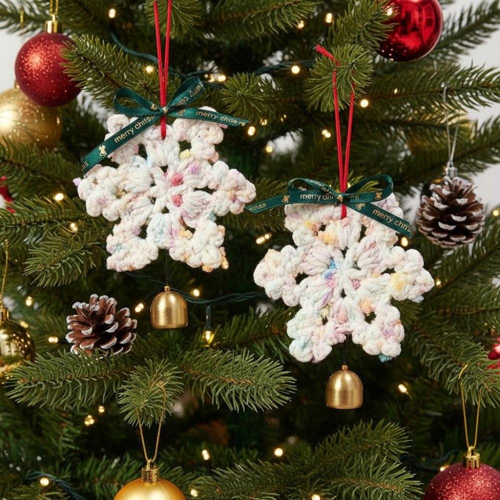 Pingente Sino de Natal Tricotado à Mão Criativo Som Nítido Pingente de Floco de Neve de Crochê Laço de Fita 16cm Pingente de Árvore de Natal Tecido