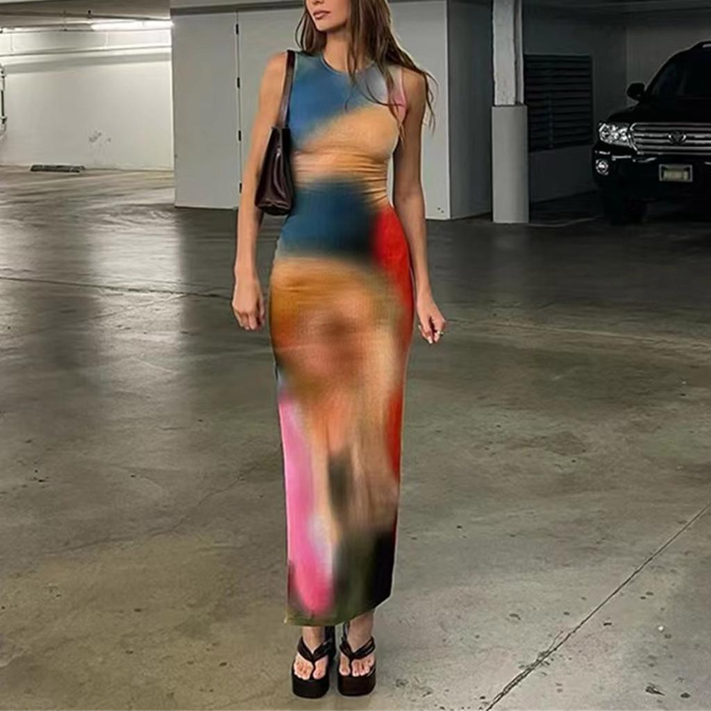 Women's Digital Print Sleeveless Dress With Slit Round Neck And Hip Wrap