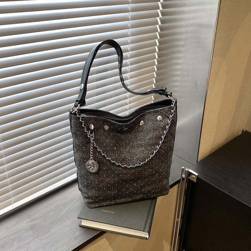 Large Capacity Denim Bag New Women's Bucket Bag Commuter Shoulder Bag Fashion Chain Handbag