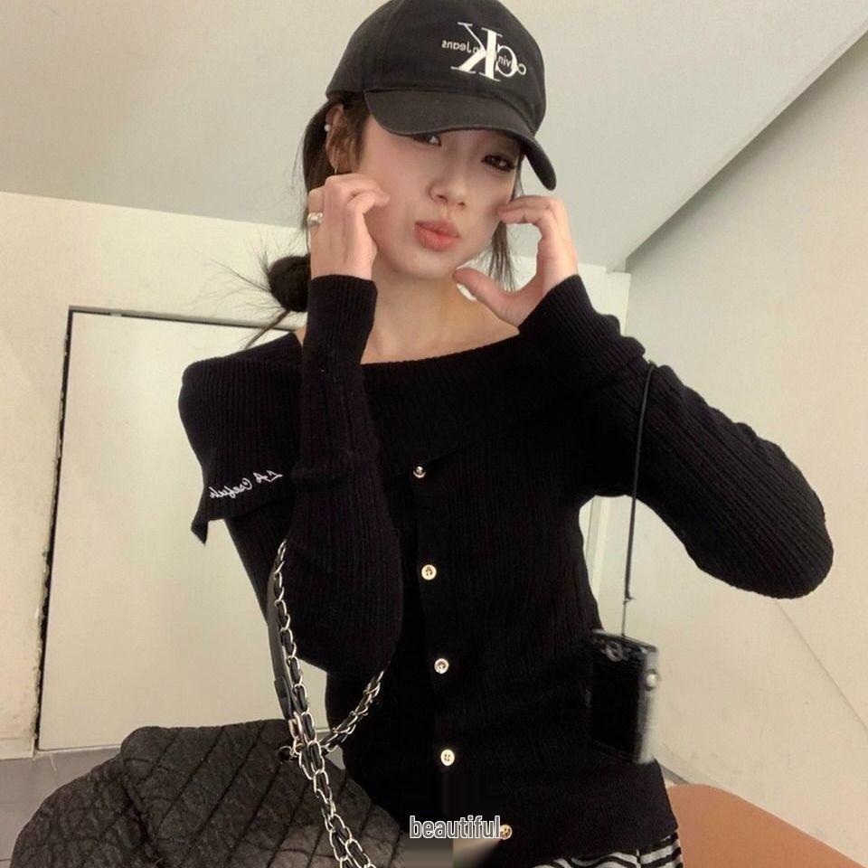 Korean Chic One-Shoulder Long-Sleeve Knit Top - Autumn/Winter Elegant Design for Women