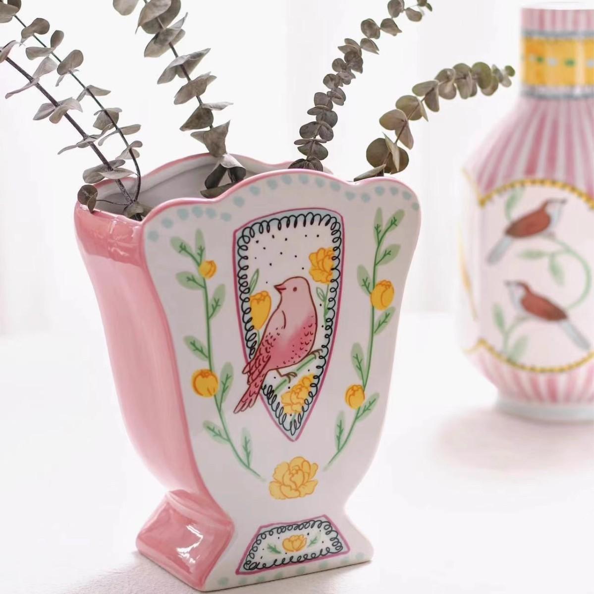 

Западный Слон Уайлд Песня Соловья и Розы Романтическая Минорная Керамическая Ваза