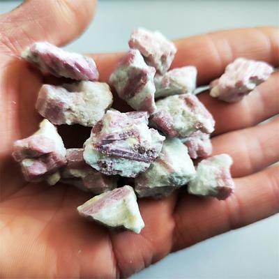 Pinker Pflaumenblüten-Turmalin, unregelmäßige raue Rohsteine, natürliche Kristalle, Mineralien, Raumdekoration, Edelsteine, Hexerei-Geschenk