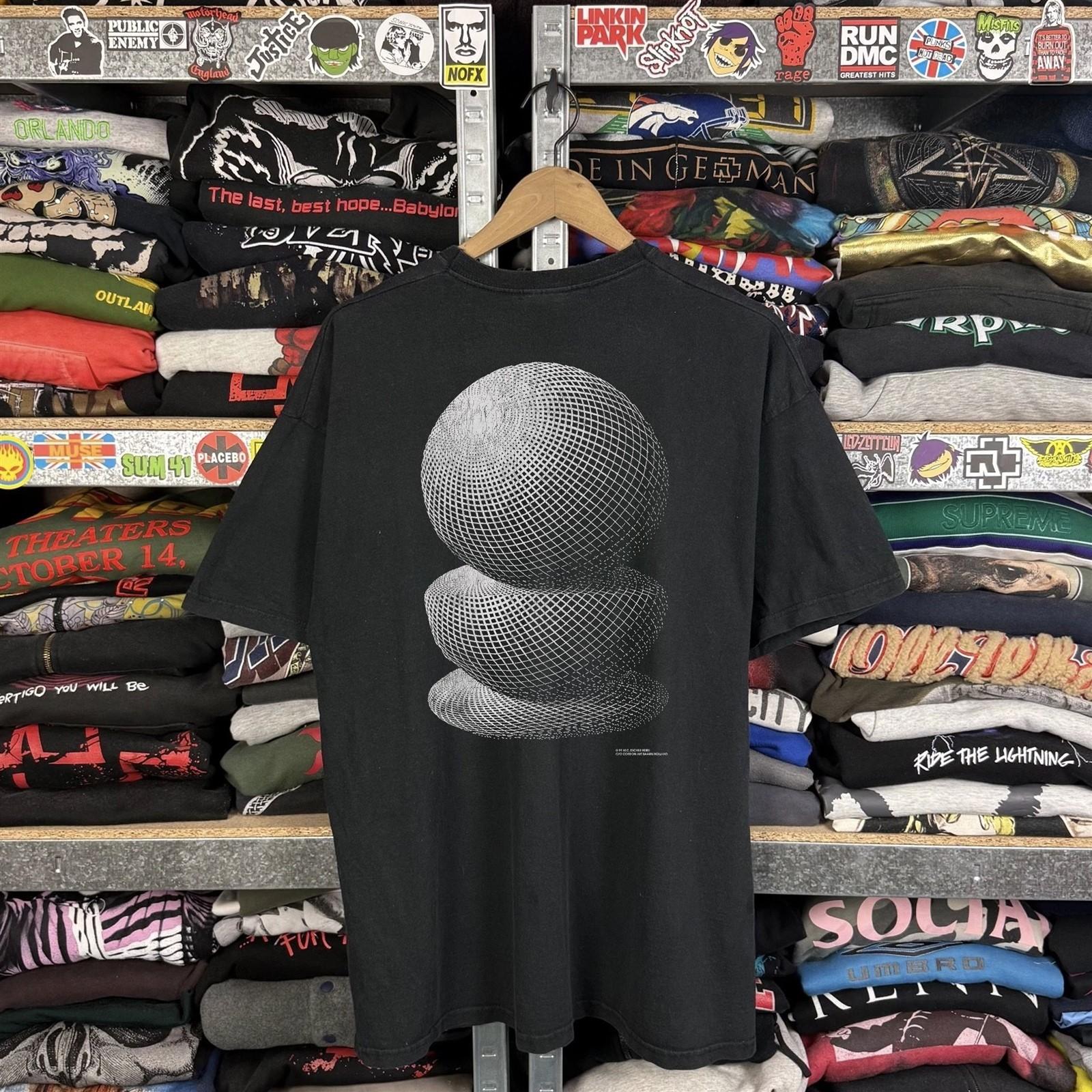 M.C. Escher Promo T-Shirt Black XXL S