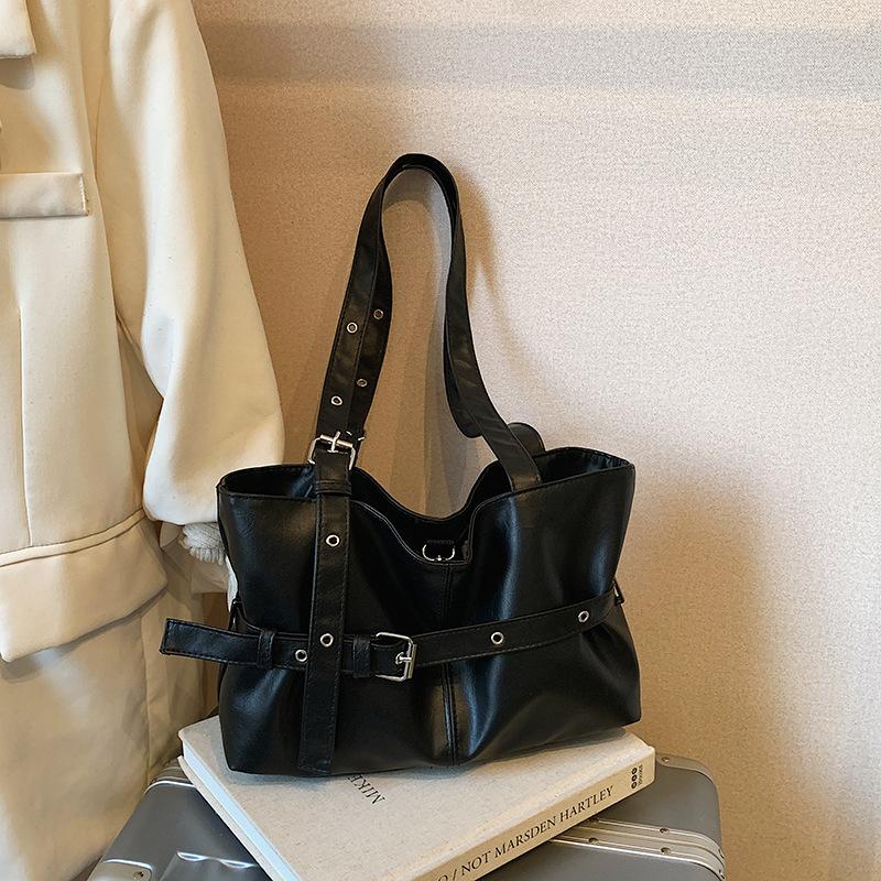 Large capacity retro tote bag 2025 autumn winter new fashion shoulder bag versatile commuter underarm bag