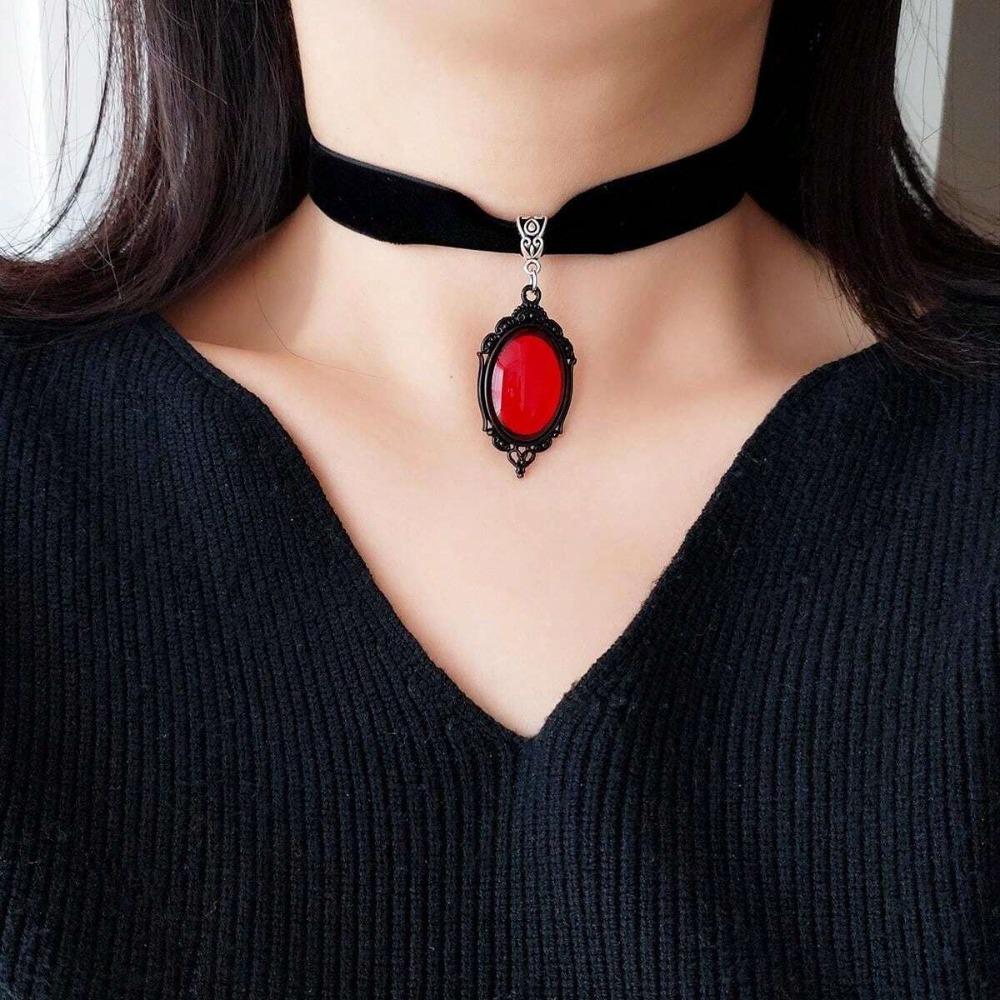 Vintage Velvet Short Choker Necklace Gothic Black Clavicle Collar Necklaces Fashion Jewelry for Women
