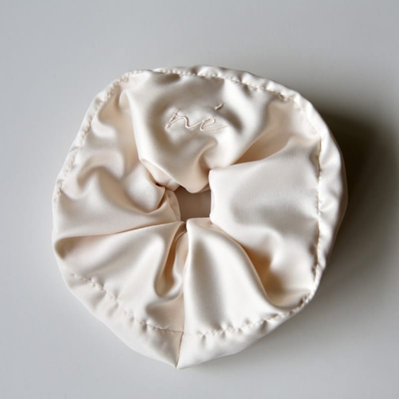 Ne Satin Scrunchie (ivory)