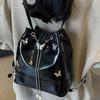 2025 Damen Silber Eimer Tasche: Roter Sommer-Schulterrucksack