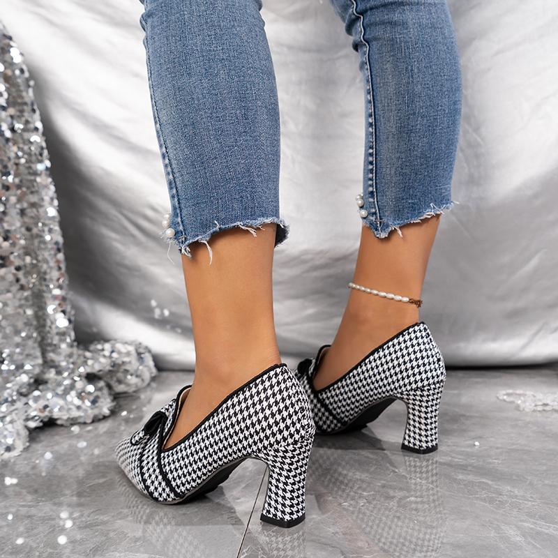 Fashion 2025 Summer New Large Pointed Shallow Mouth Coarse Follow up Shoes for Women, Fashionable and Elegant High Heels for Women