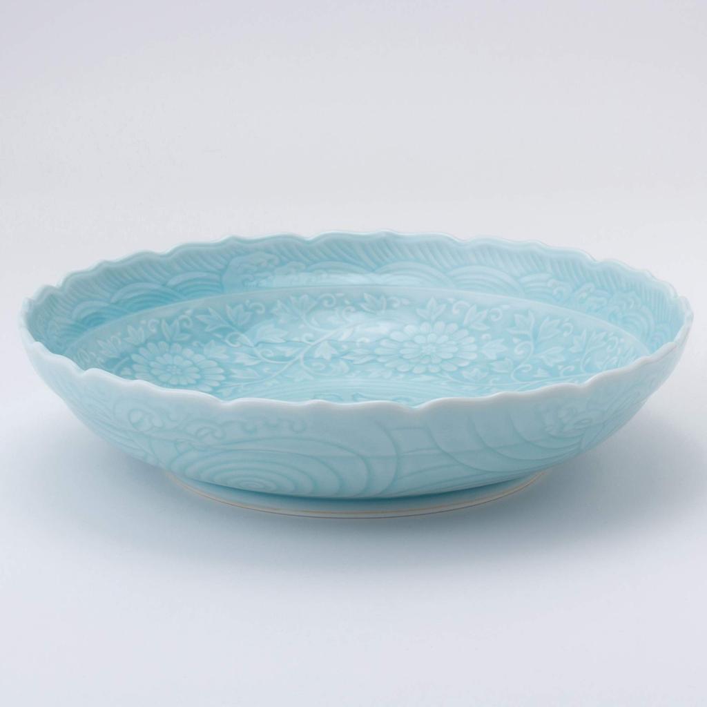 Saikai Pottery Arita Ware Blue and White Porcelain Bellflower Rimmed Bowl, Diameter 26.5cm (Gift Boxed) 31753