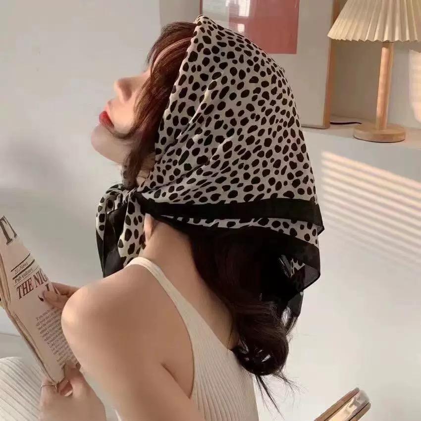 70*70cm Leopard Print Neckerchief Silk Square Scarf Women Soft Satin Hairband Classical Hijab Female Headband Foulard Decorate