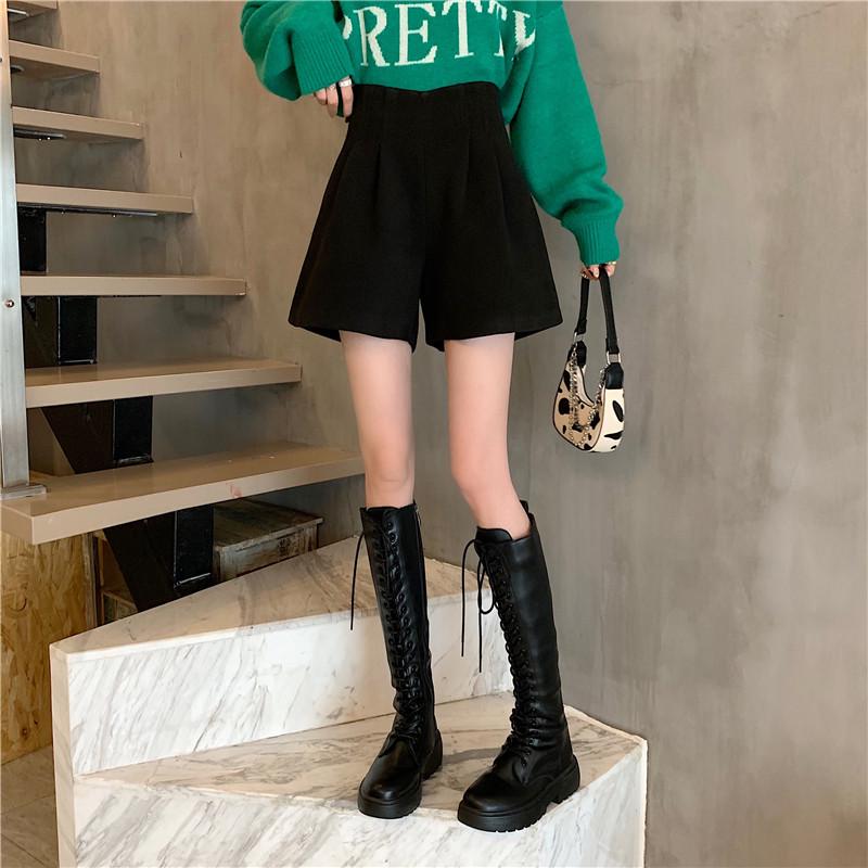 Women's Black Woolen A-line Wide-leg Plus Size High-waist Slimming Bootcut Casual Shorts