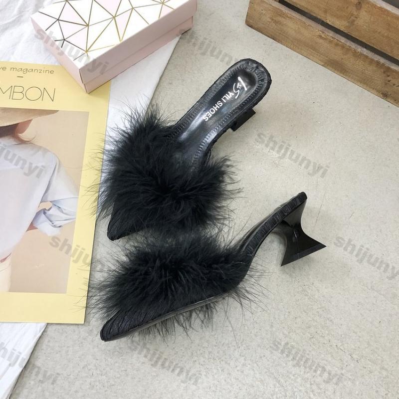 Demies-chaussures d'intérieur pour femme Nouvelles d'été Sexy Bout pointu Tempérament Talons hauts Pantoufles Mode féminine Pelucheuses Talons hauts Claquettes unies