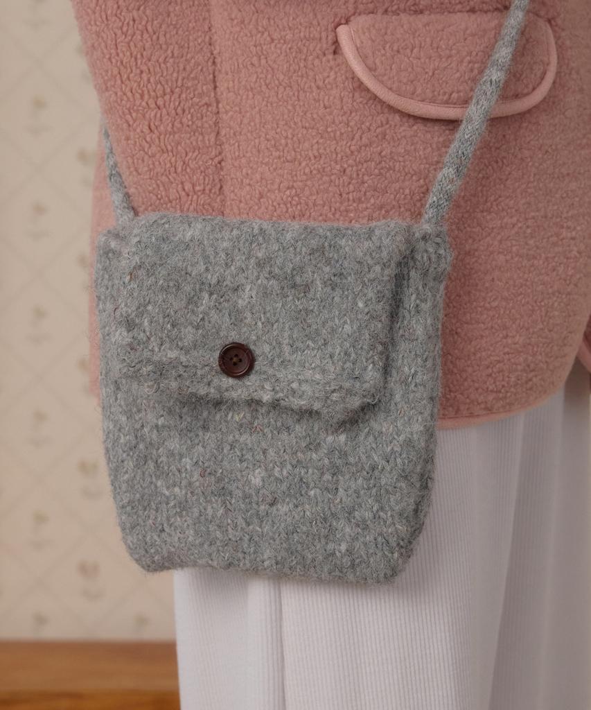 Pink Pineapple Warmy Knit Cross Bag_Grey
