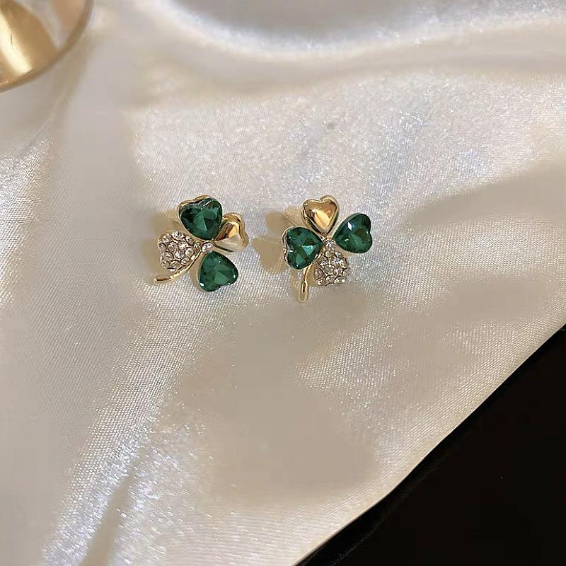 Summer Green Flower Fashionable and Elegant Earrings Temperament Versatile Sweet Stud Earrings Atmospheric Fresh Earrings