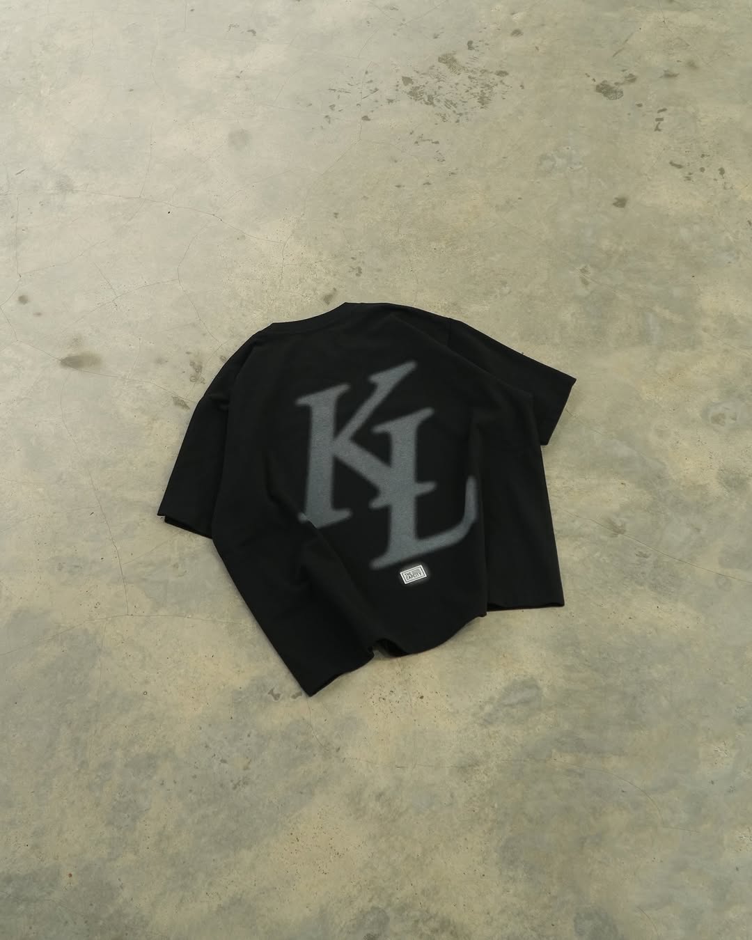 

Harajuku Y2K European American large letter pattern design men short-sleeved retro high street hip-hop punk loose T-shirt 4XL