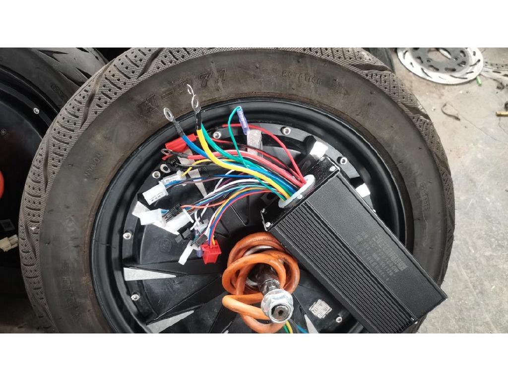 Generalüberholtes 12-Zoll-Elektromotorrad mit 1200W/1500W bürstenlosem Motor und Scheibenbremsen