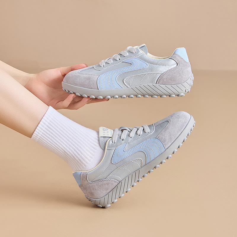Leather German training shoes board shoes women's 2025 new flat heel soft sole white shoes casual sports show feet small Forrest Gump single shoes