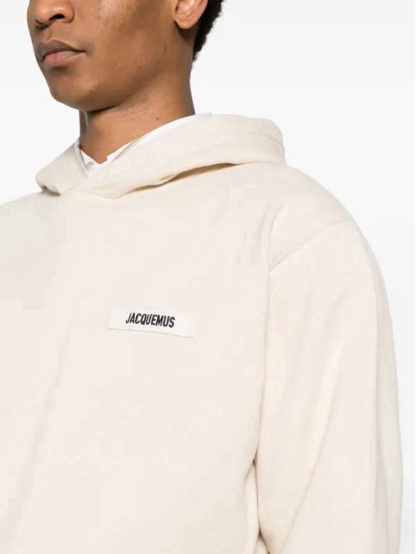 Jacquemus Hoodie mit Bruststickerei: Stilvolles gewebtes Bandlogo, vielseitig für Männer & Frauen