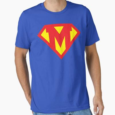 Buchstaben M Superhelden-Symbol Basic T-Shirt