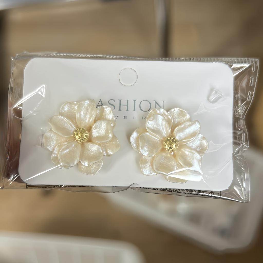 Retro Temperament Weiße Harzblüten Stereo Simulation Kamelienblüte Ohrstecker für Damen Süße Schmuck Accessoires Geschenke
