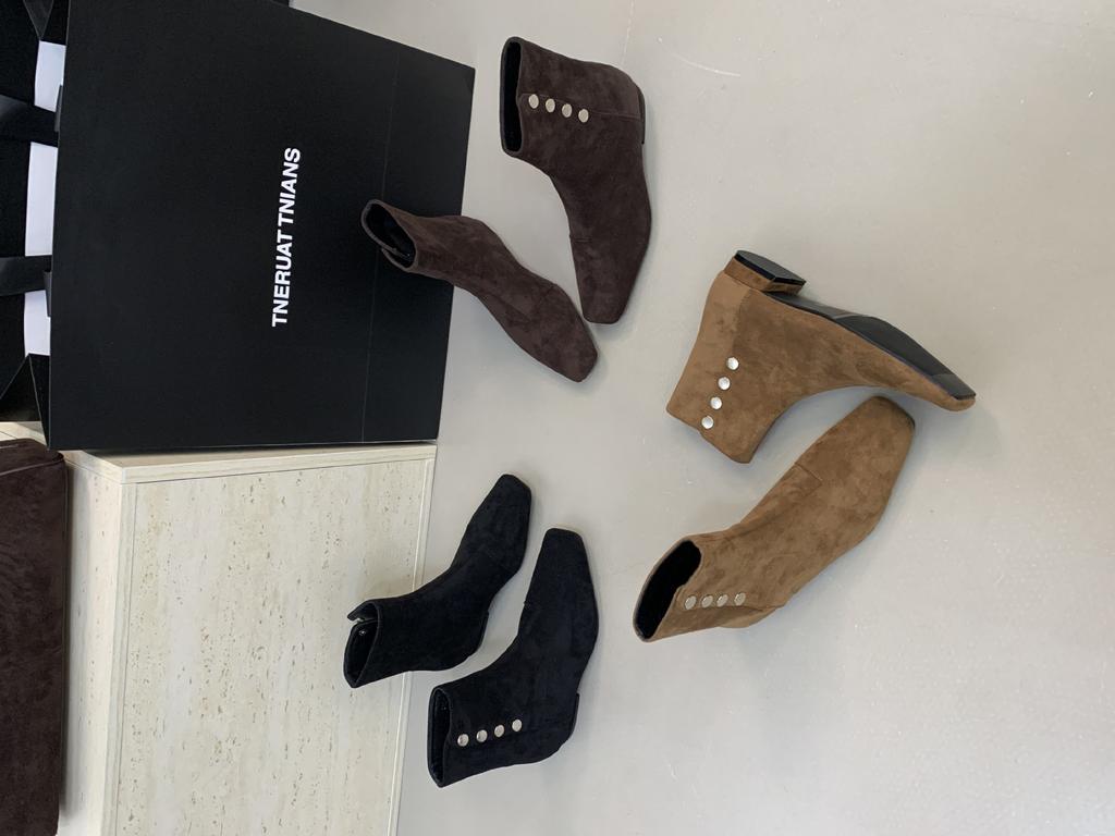 2025 Autumn and Winter New Button Lazy Retro Low Heel with Martin Boots Suede Square Head Suede Short Boots