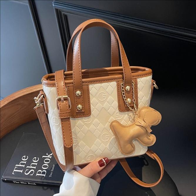 New Handbag Women's Shoulder Messenger Bag
