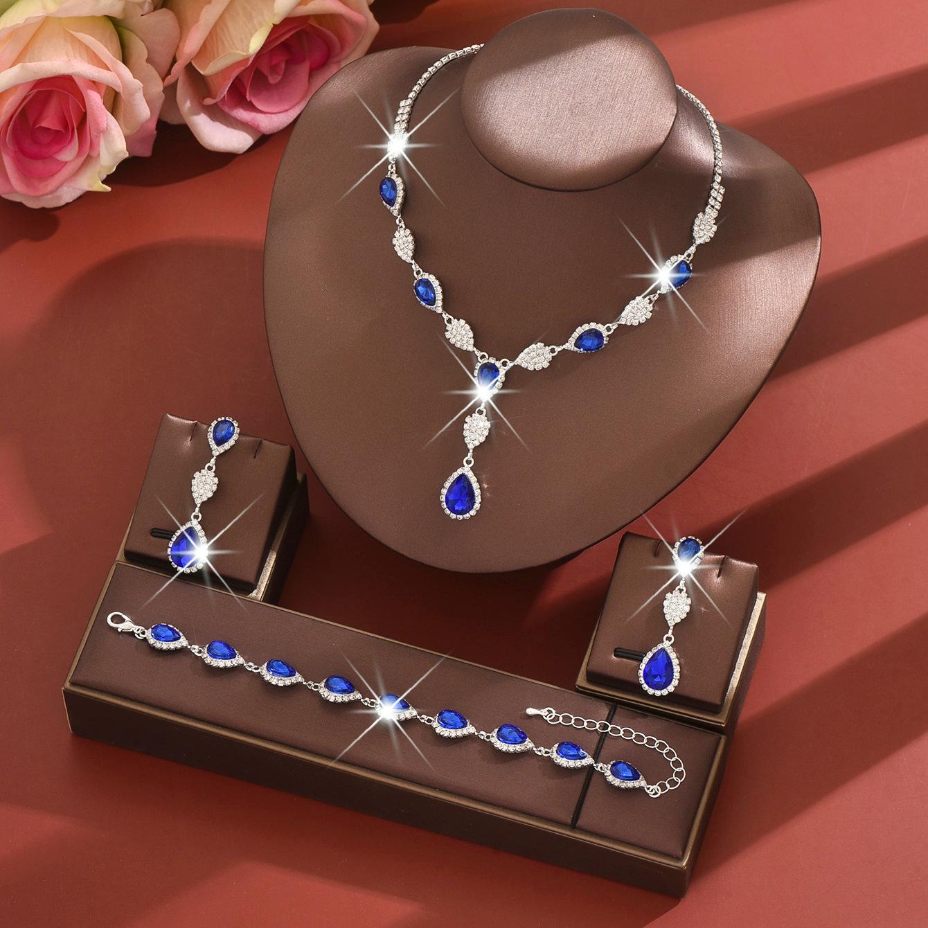 

Полный бриллиантовый хрусталь 3 предмета Свадебный ювелирный набор Ожерелье Серьги Браслет Женское свадебное банкетное платье