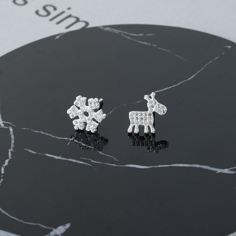 Minimalist Christmas Antler Stud Earrings For Women Small Delicate Fresh Temperament Versatile Cold Jewelry