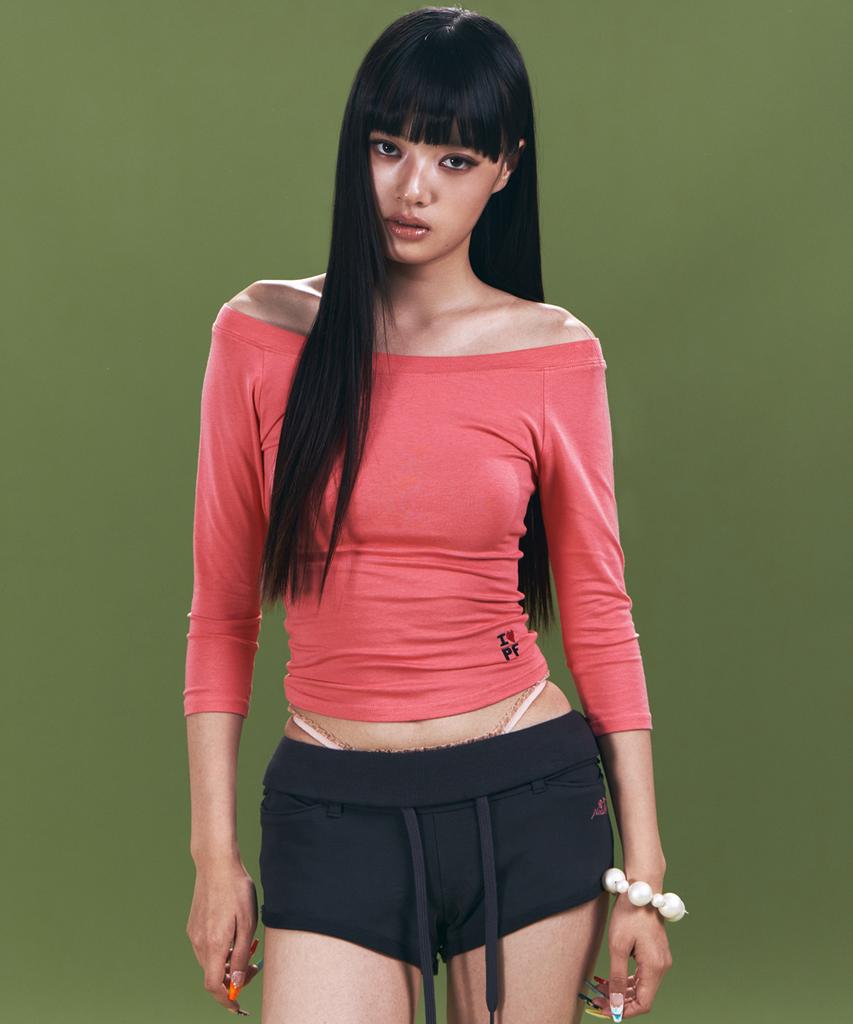 Peullijeunopallou Zed Off-Shoulder Long Sleeve Top (Candy Pink)