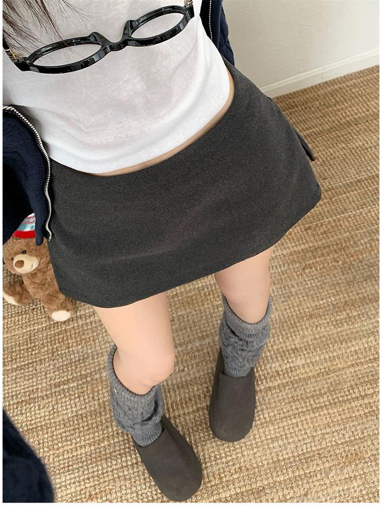 Women's Versatile Woolen Skirt Pants with Side Zipper - Stylish, Slimming, Two-Wear Design for Spring, Autumn, and Winter