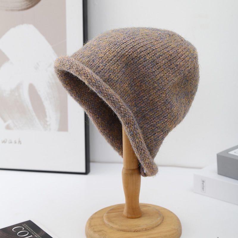 Simple solid color knitted hat for women, small face in autumn and winter, casual versatile wool hat, warm ear protection, stacked hat
