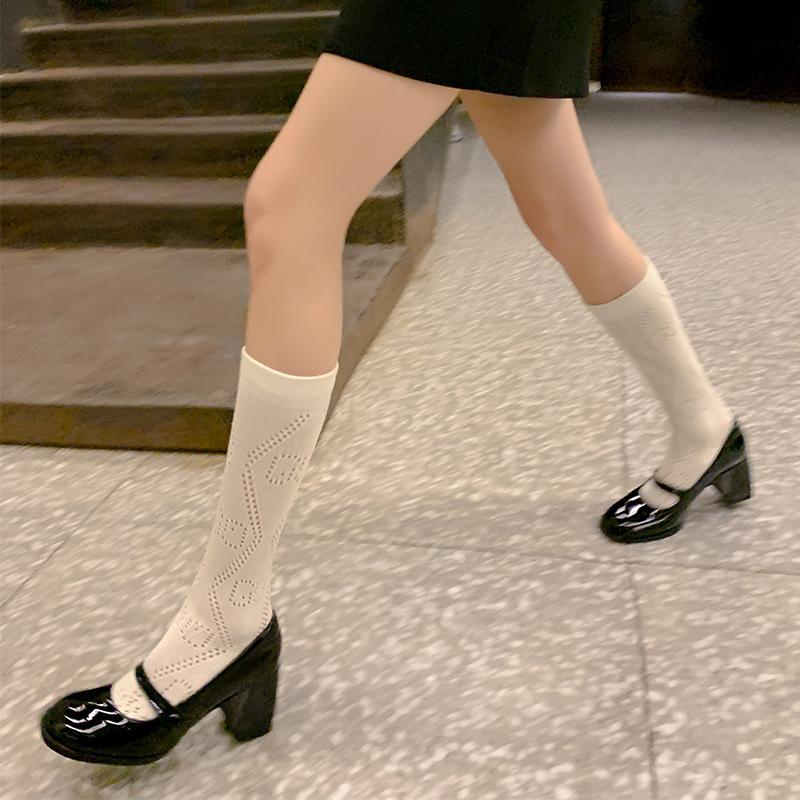 Fashion Mary Jane's New High Heels for The Year: A Small, Thick-heeled French One-shoulder Strap Retro Single Shoe