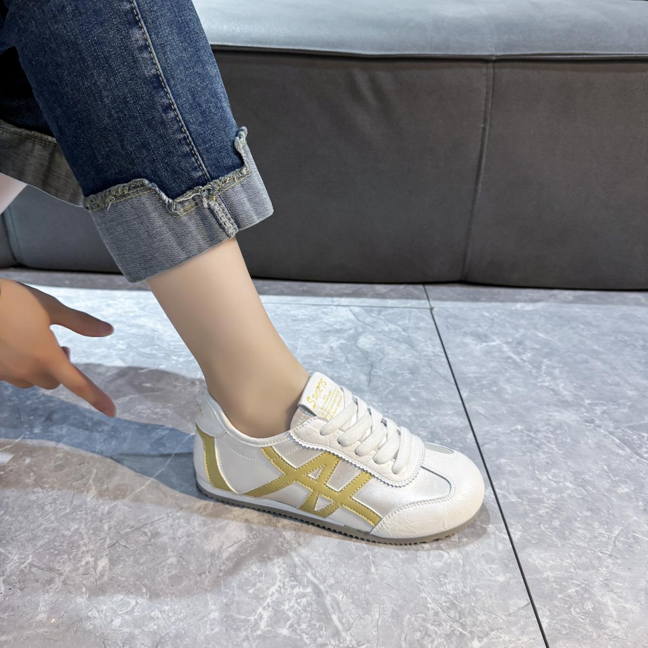 

Women s shoes 2025 new summer flat-bottomed German training shoes student versatile sports and leisure shoes soft-soled Forrest Gump white board shoes 40 жёлтый