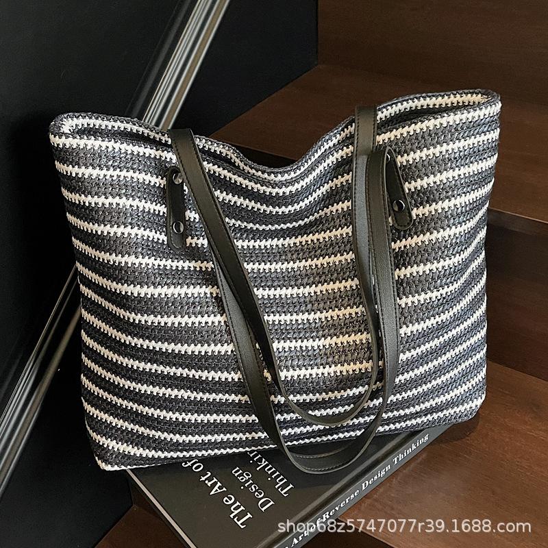 Large Capacity Striped Straw Bag Women's Bag 2025 New Seaside Resort Style Woven Tote Bag Casual Shoulder Bag Trend
