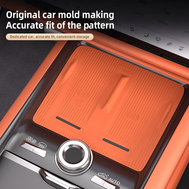 1 Pcs For 2025 Lynk & Co 900 Wireless Charging Pad Auto Interior Accessories Car Phone Non-slip Charger Mat Silicone