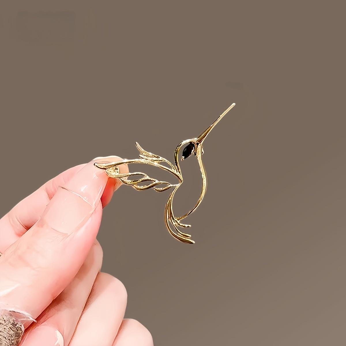 

Элегантная ажурная брошь-птица с перьями золотистого тона, глаз из черного драгоценного камня - Изысканное украшение с животным мотивом для женщин, Универсальный аксессуар для повседневной носки золотистый