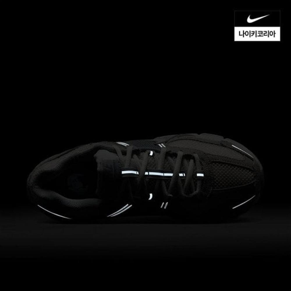 Women S Nike Zoom Vomero 5 Hq0458 001