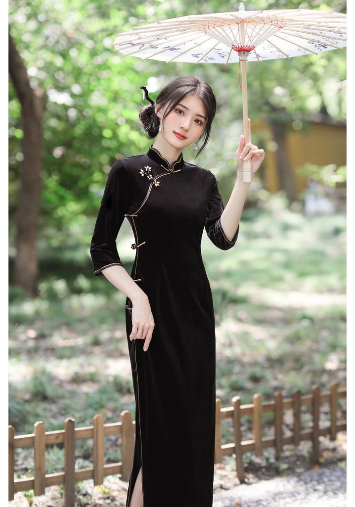 Cheongsam seven-quarter sleeves autumn and winter retro Chinese style black solid color gold velvet long daily wearable temperament