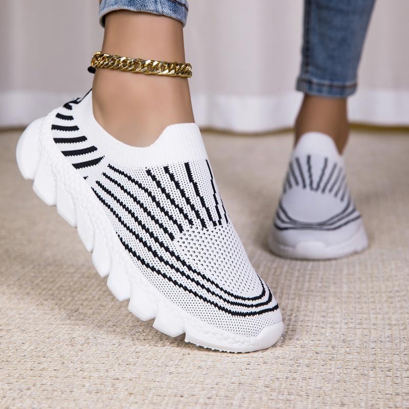 Ultra Light Women Casual Shoes Breathable Knitted Flats Light Elastic Walking Shoes Slip-on Loafers Soft Sole Driving Shoes