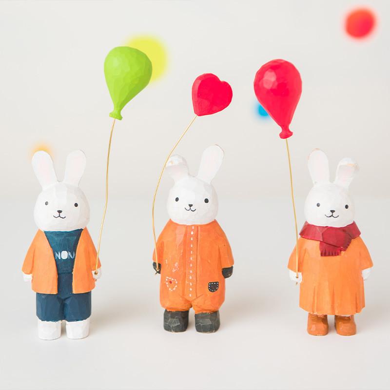 Modern Minimalist Wooden Bunny Decor With Balloon Figurine For Home Office And Gift Giving
