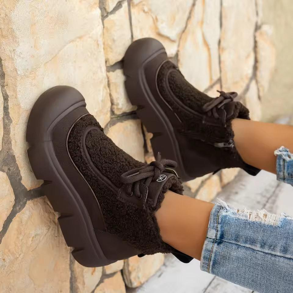 Winter 2026 New Cotton Shoes Fleece Warm High Top Flat Shoes Soft Soles Fashion Versatile Lamb Fleece Women's Shoes
