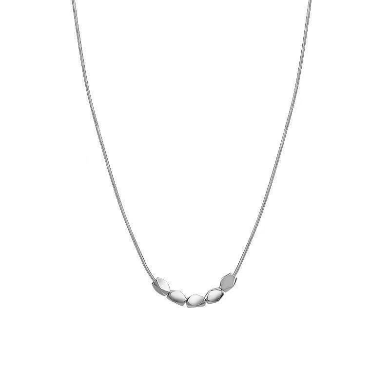 Niche hollow love necklace female minimalist design pendant collarbone chain simple elegance gentle fairy