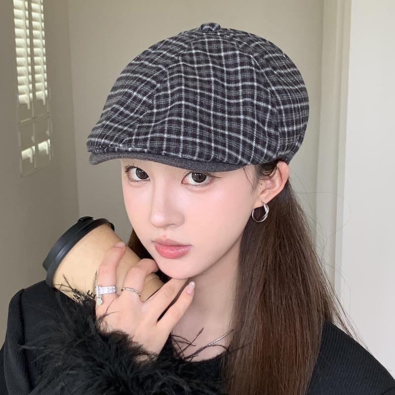 Retro plaid forward hat women's autumn and winter new literary and versatile cap shows the face small street painter hat tide