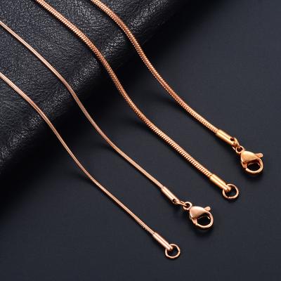 Roségoldfarben plattierte Edelstahlkette Runde Schlangenkette für Damen Hals Schlüsselbein Choker Metall Modeschmuck