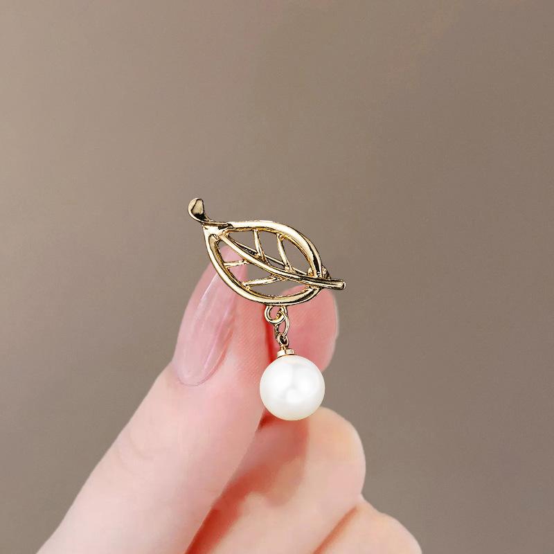 Elegante Schmetterlingsbrosche mit Perle – Damen-Modeschmuck-Anstecknadel von hoher Qualität