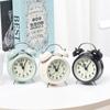 Réveil Rétro Super Bruyant avec Sonnerie pour Chambre à Coucher Veilleuse avec Fonction Silencieuse. Cadeau Créatif pour Étudiants. Ornement d'horloge de bureau.