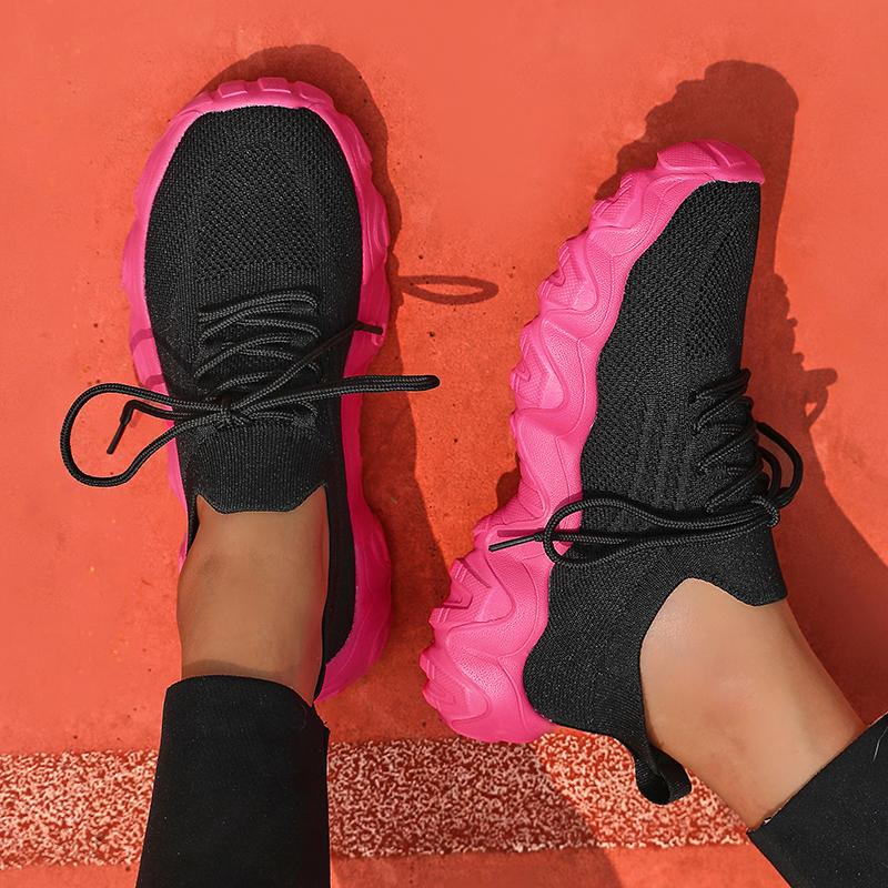 Outdoor Running Training Shoes Women's 2025 Fashionable Casual Sports Shoes Summer Lightweight and Breathable Thick Soled Shoes